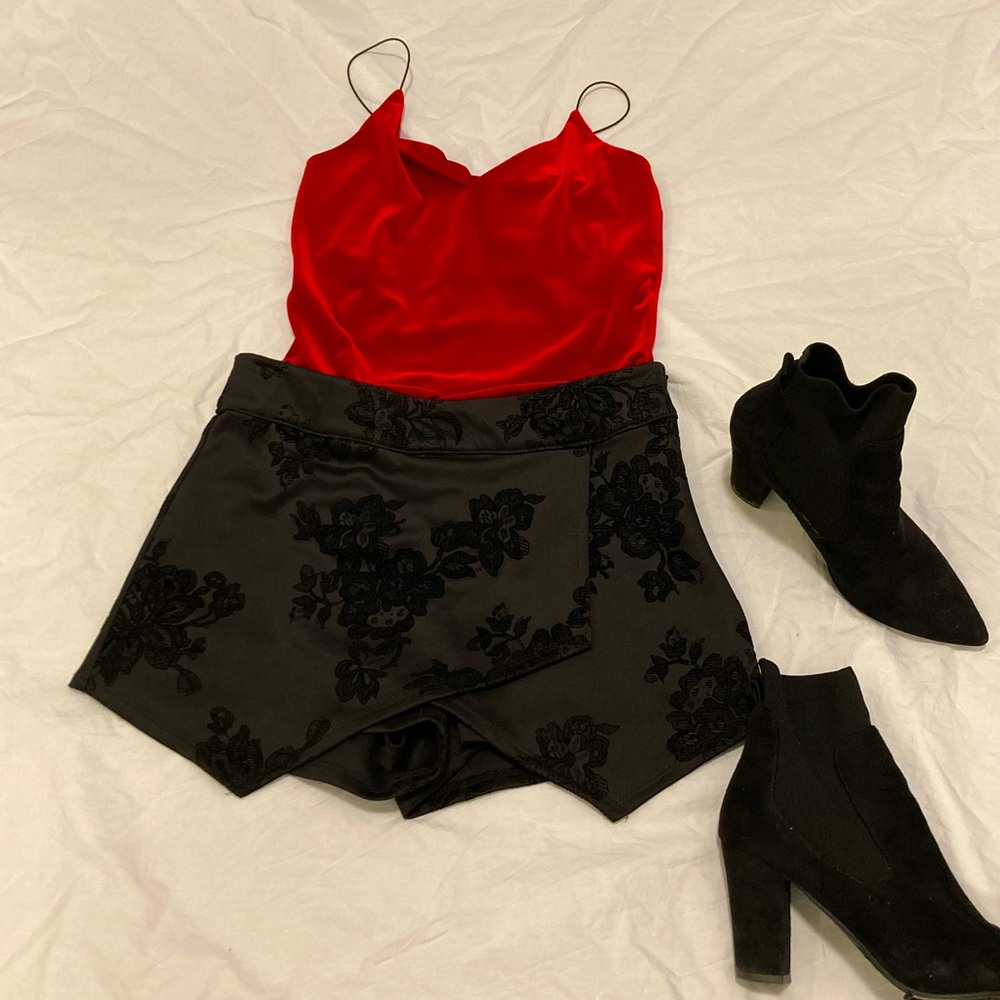 Black Crushed Velvet Floral Patterned Skort | Small